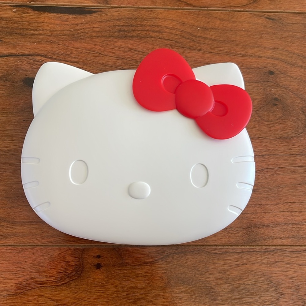 NWT Hello Kitty Kawaii Compact LED Light Mirror - Picture 3 of 7